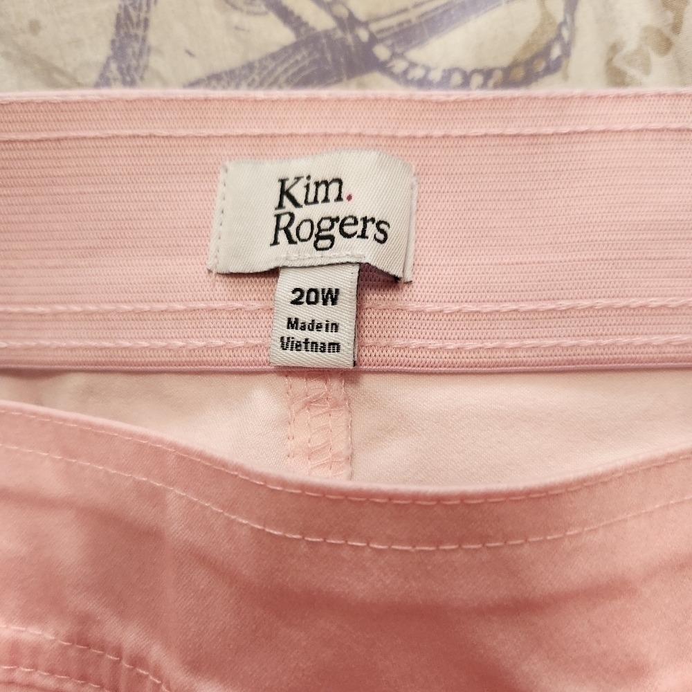Kim Roger's pink Capris - Picture 5 of 5